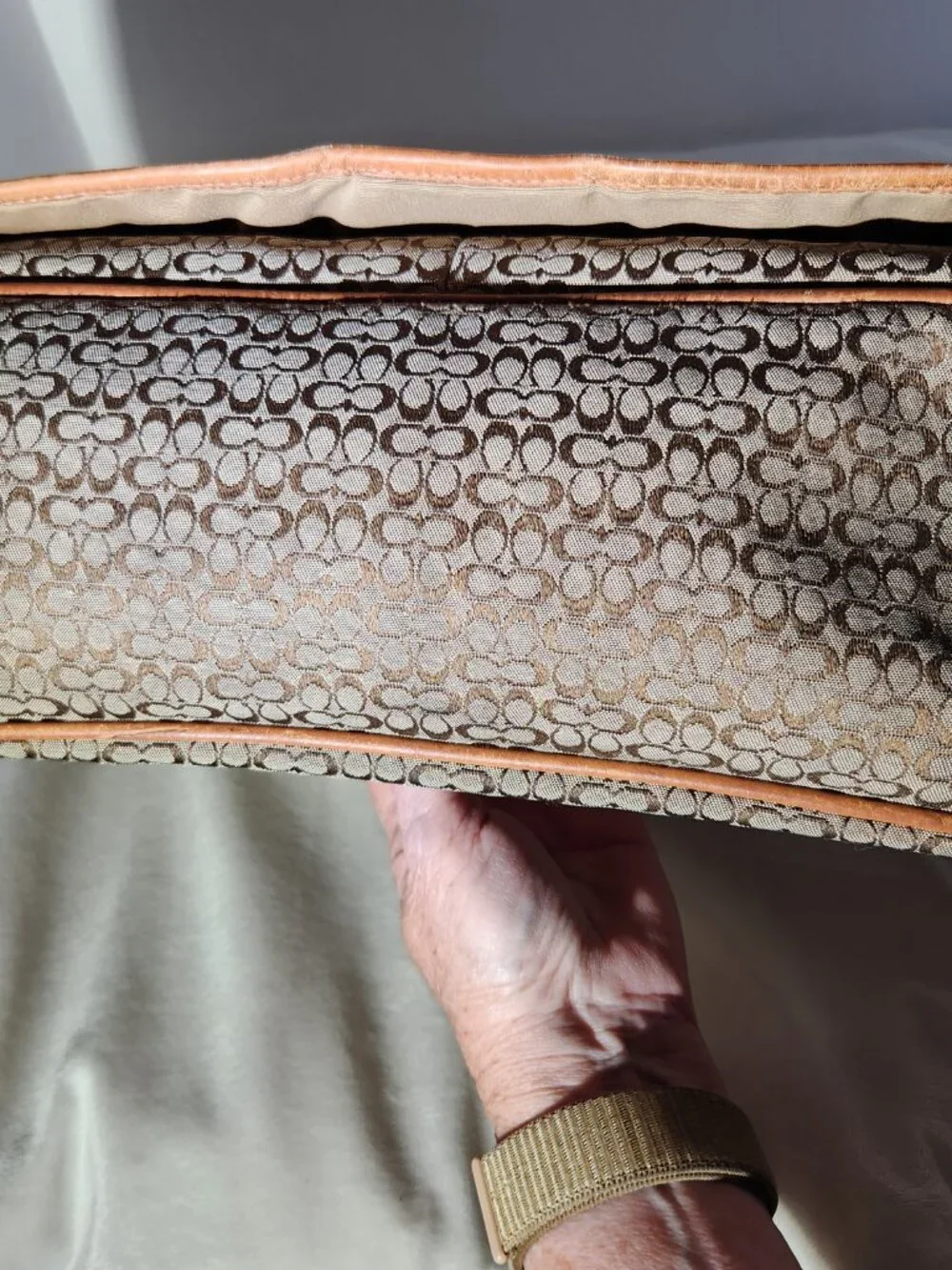 COACH Hudson XL Messenger/computer/travel bag signature C with vachetta leather